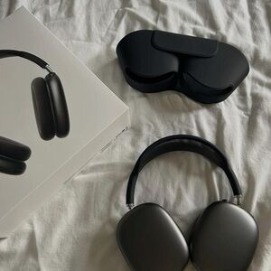 brand new air pod pro max in black